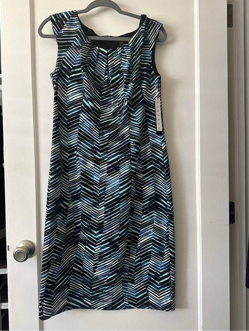 NWT I LE Chevron Midi Shift Dress in Black & Blue